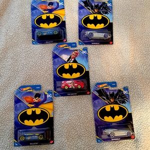 Batman 5 DC Hot wheels - 2 Batgirl - Ballistix 2 Batman Batmobile and 1 Tow Face